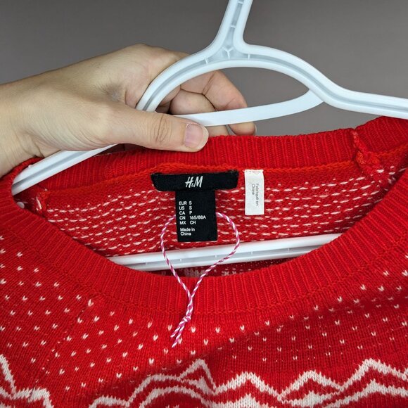 *3/$10* H&M Holiday Snowflake Raglan Sleeve Sweater Red White Size Small - Picture 3 of 4